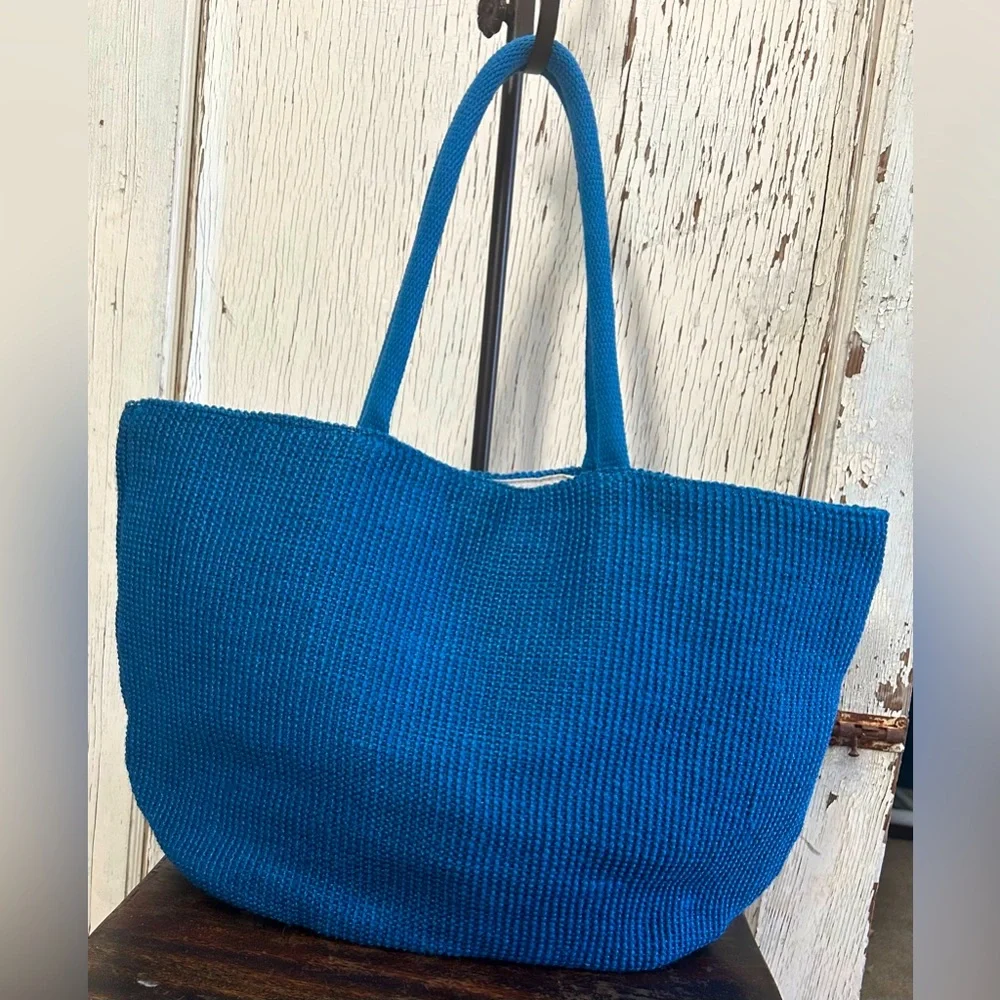 ☀️☀️Christian Siriano‎ Blue and White Tropical Tote-NWT☀️☀️